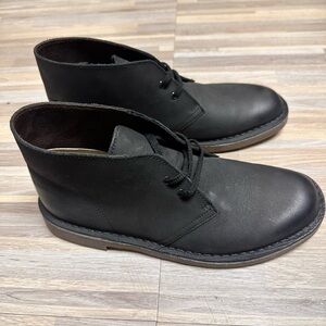 Clarks black desert boot